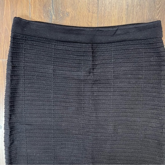 Loft Outlet Knit pencil skirt SZ MED - Picture 2 of 4